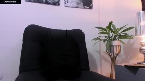 Snapshot of jessid_cutson chatting on December 2024 09:32:02 PM Jessid online show from December 2024 09:32:02 PM