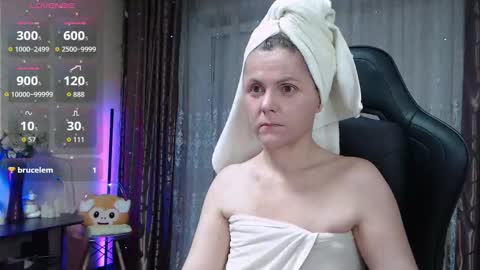 Snapshot of jessiemays chatting on October 2025 01:38:01 AM Jess online show from October 2025 01:38:01 AM