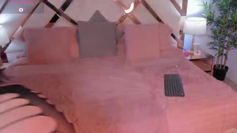 JESSICA STONNE online show from March 2025 06:41:01 AM