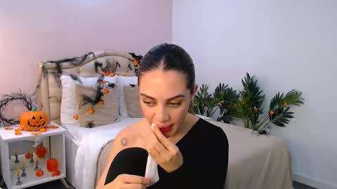 Jesskats online show from November 2025 06:35:01 AM