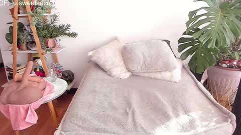 Snapshot of jessylu_ chatting on November 2025 07:47:01 PM JessyLu online show from November 2025 07:47:01 PM