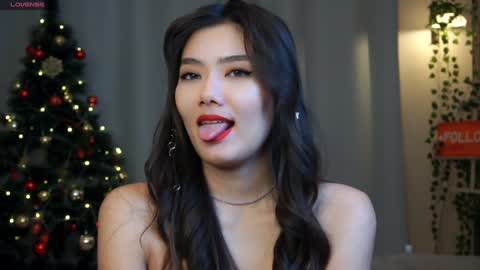 Hi all. My name is Naomi and Im glad to see you in my room  online show from December 2024 04:09:02 PM