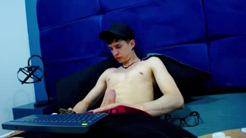 Jheampiero online show from September 2025 02:11:01 PM