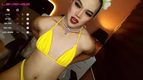 JHENA online show from November 2025 07:35:01 PM