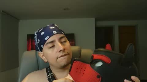 Jhoan Saenz online show from October 2025 02:01:02 AM