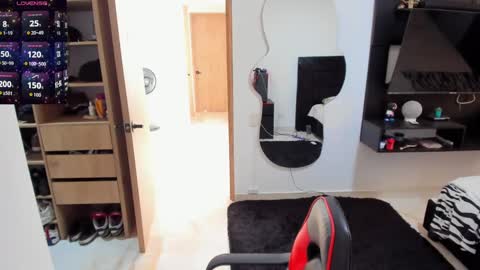 jhonaldsw online show from October 2025 02:03:02 PM