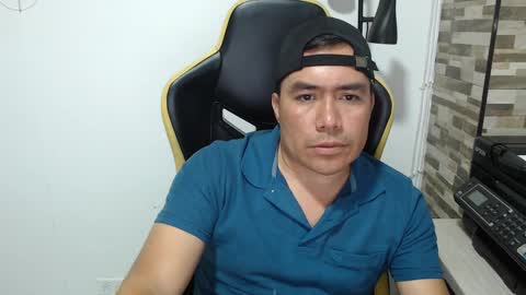 jhonatan_morales online show from October 2025 12:53:01 AM