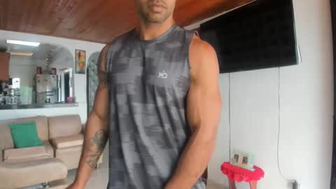 Snapshot of jhonnyxxfitnexx chatting on October 2025 07:07:02 PM jh online show from October 2025 07:07:02 PM