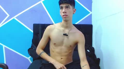 Snapshot of jhony_sex3 chatting on December 2024 08:36:02 PM jhony_sex3 online show from December 2024 08:36:02 PM