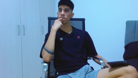 Snapshot of jhony_sex3 chatting on September 2025 03:18:02 AM jhony_sex3 online show from September 2025 03:18:02 AM