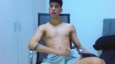 Snapshot of jhony_sex3 chatting on September 2025 06:28:02 AM jhony_sex3 online show from September 2025 06:28:02 AM