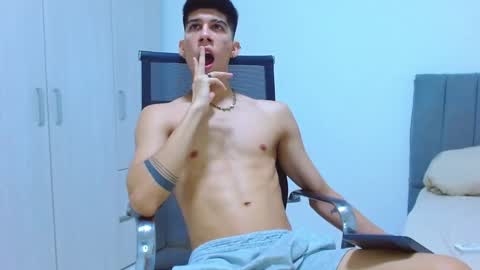 Snapshot of jhony_sex3 chatting on October 2025 06:49:01 AM jhony_sex3 online show from October 2025 06:49:01 AM