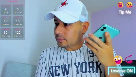 Jhony Alzate online show from December 2024 04:01:02 AM