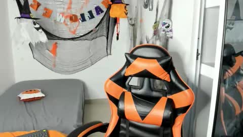 jhosep_hamilton online show from October 2025 11:45:02 PM