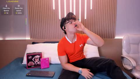 jhoumod_21 online show from October 2025 10:36:01 AM