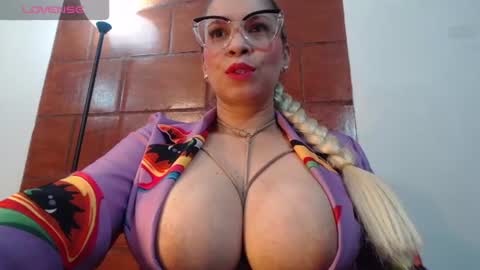 Jade M  online show from January 2025 03:12:02 AM