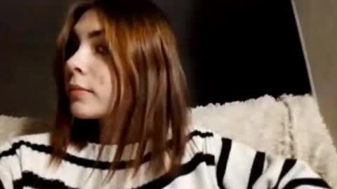 Lina online show from November 2025 12:51:01 PM