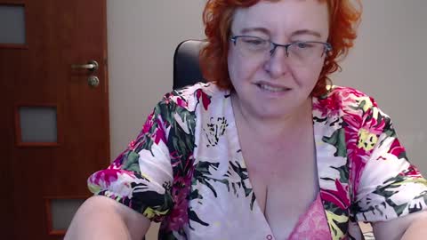 Snapshot of joannaandneighbour chatting on December 2024 11:01:01 AM Joanna and Greg online show from December 2024 11:01:01 AM