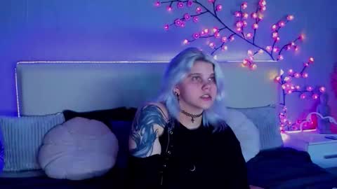 Snapshot of joannlowes chatting on September 2025 07:15:02 PM Joann online show from September 2025 07:15:02 PM