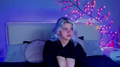 Snapshot of joannlowes chatting on September 2025 07:15:02 PM Joann online show from September 2025 07:15:02 PM