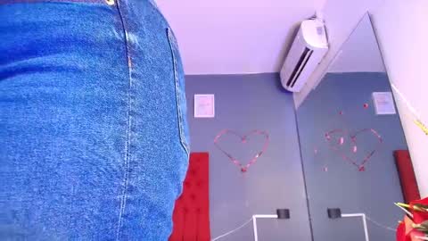 Jocy  online show from February 2025 12:15:02 PM