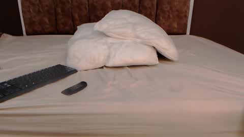 joecollins_ online show from September 2025 12:14:01 AM