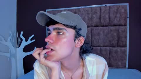 joecollins_ online show from November 2025 11:15:01 PM