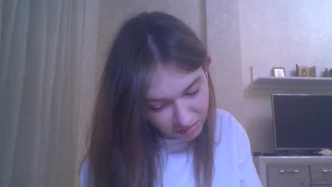 Jennifer online show from October 2025 08:28:01 PM