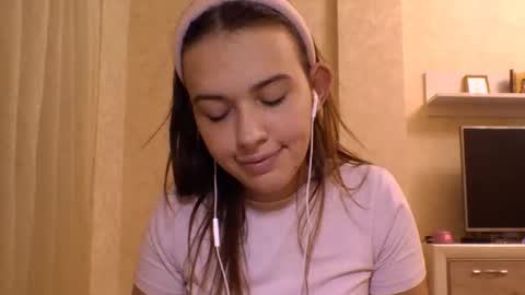 Jennifer online show from October 2025 05:58:02 PM