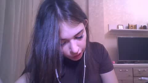 Jennifer online show from November 2025 05:13:01 PM