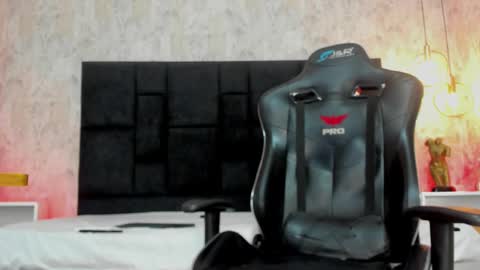     online show from February 2025 02:45:02 AM