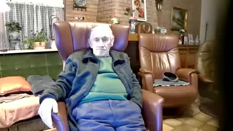 johan7 heet online show from December 2024 04:37:01 PM