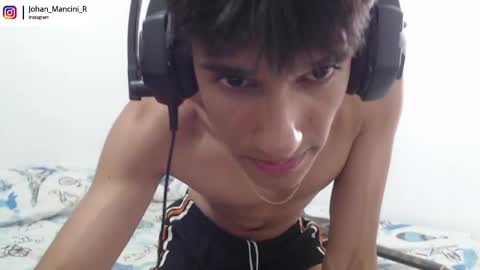 Snapshot of johan_mancini_r chatting on January 2025 08:15:01 PM johan_mancini_r online show from January 2025 08:15:01 PM