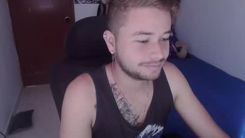 Snapshot of johanleonsweetboy chatting on November 2025 01:11:02 PM JOHAN independient model online show from November 2025 01:11:02 PM