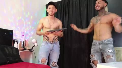 Snapshot of john_and_louis chatting on December 2024 02:10:02 PM John online show from December 2024 02:10:02 PM