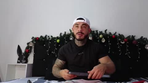 Snapshot of john_and_louis chatting on December 2024 11:02:02 AM John online show from December 2024 11:02:02 AM