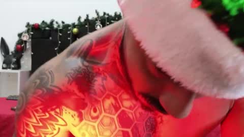 Snapshot of john_and_louis chatting on December 2024 11:14:02 AM John online show from December 2024 11:14:02 AM