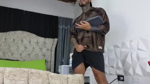 Snapshot of john_and_louis chatting on February 2025 01:54:02 PM John online show from February 2025 01:54:02 PM