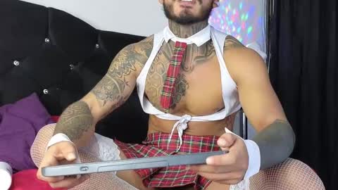 Snapshot of john_and_louis chatting on February 2025 02:20:02 PM John online show from February 2025 02:20:02 PM