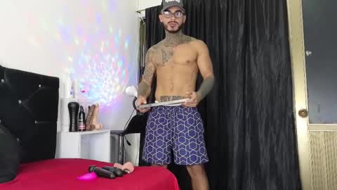 Snapshot of john_and_louis chatting on March 2025 11:03:01 AM John online show from March 2025 11:03:01 AM