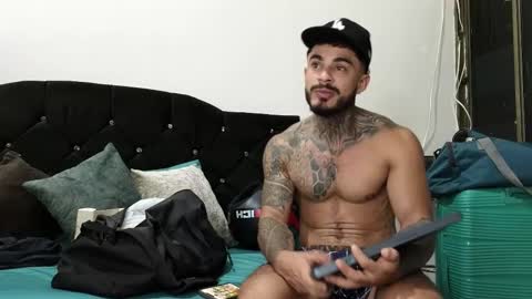 Snapshot of john_and_louis chatting on September 2025 10:50:01 AM John online show from September 2025 10:50:01 AM