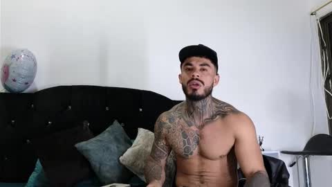 Snapshot of john_and_louis chatting on September 2025 11:00:02 AM John online show from September 2025 11:00:02 AM