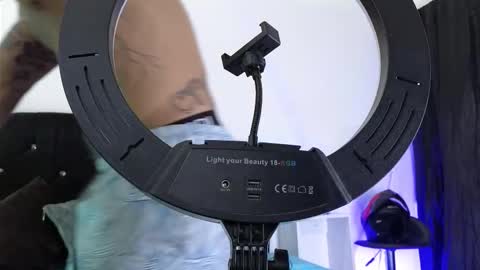 Snapshot of john_and_louis chatting on September 2025 11:15:01 AM John online show from September 2025 11:15:01 AM