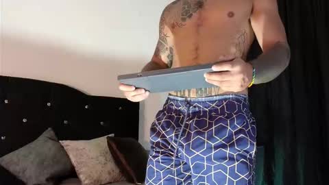 Snapshot of john_and_louis chatting on October 2025 11:00:02 AM John online show from October 2025 11:00:02 AM