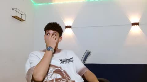 john_ssnow29 online show from October 2025 08:45:02 AM