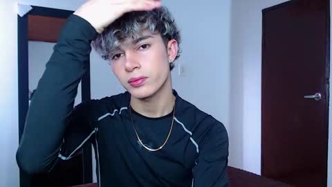 John Vichenso online show from November 2025 09:03:02 PM