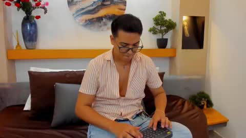 Snapshot of johnbelrose chatting on October 2025 06:52:02 PM johnbelrose online show from October 2025 06:52:02 PM