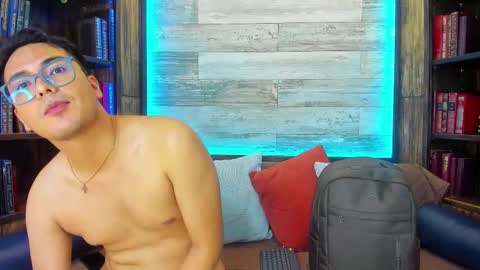 Snapshot of johnbelrose chatting on October 2025 11:33:01 AM johnbelrose online show from October 2025 11:33:01 AM