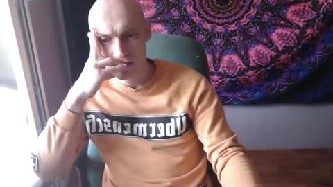 Johnny online show from October 2025 08:13:01 AM