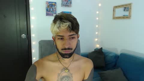 johnnyp2605 online show from September 2025 02:50:02 AM